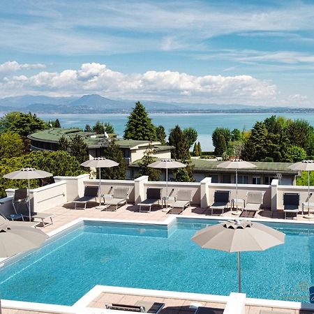 International Rooms & Apartments Сирмионе Екстериор снимка